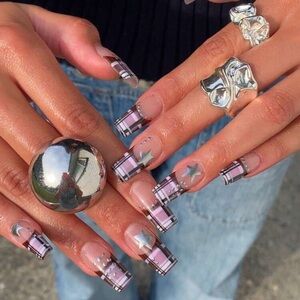 24pc Press On Nail Set from the Nail Bar 💅